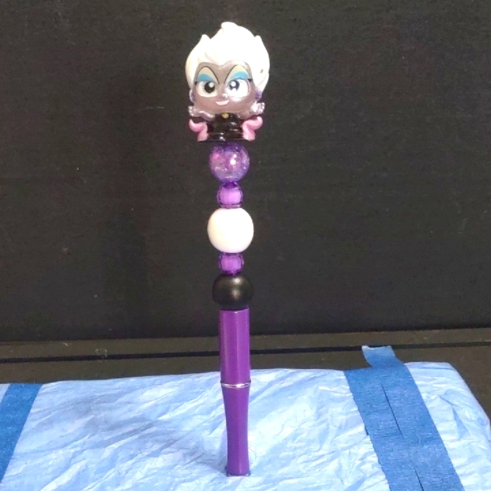 HANDCRAFTED DISNEY DOORABLE (URSULA) TOPPER BEADED PEN REMOVABLE TOPPER